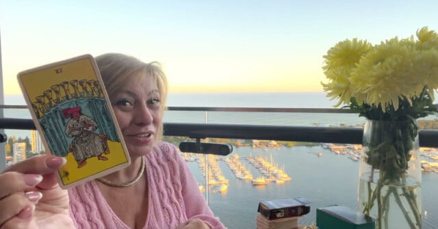 Таро прогнозата на Анжела Пърл за АПРИЛ: ТЕЛЕЦ, привличате успеха! ЛЪВ, Картата обещава изпълнение на съкровени желания! 3 1 36