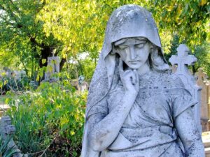 На гробищата разбрах смисъла на живота: Трябва да сме пълни глупаци да пропиляваме времето, което Бог ни е дал! 2 calvary cemetery 895022 640