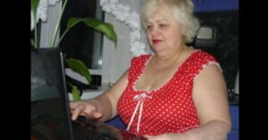 Искам да живея със сина си и да съм глава на семейството му! Жена му да се грижи за мен! Нима не заслужавам? Отгледах го, възпитах го! 28 m 08c6ccc3853ea214881705e4579e60e9