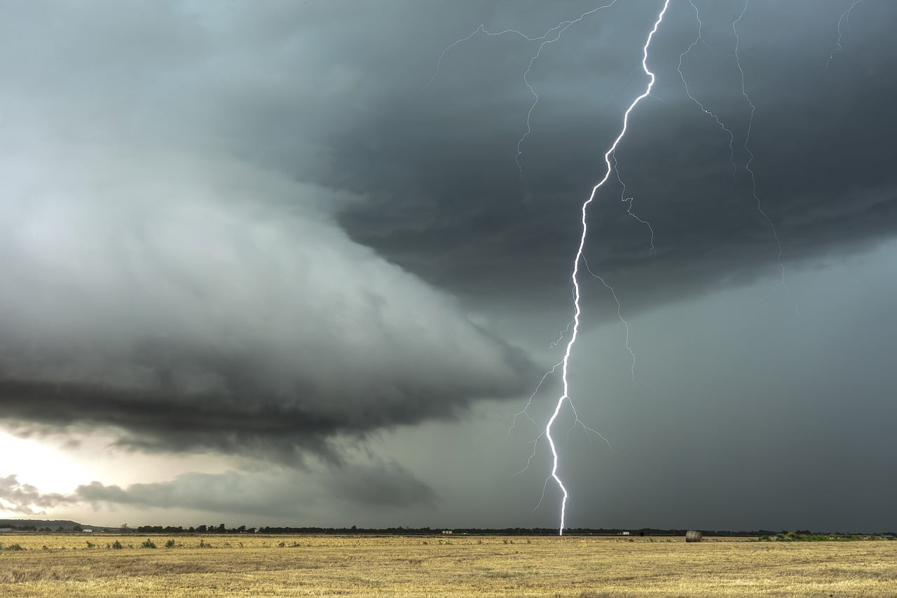 lightning 4713379 1280