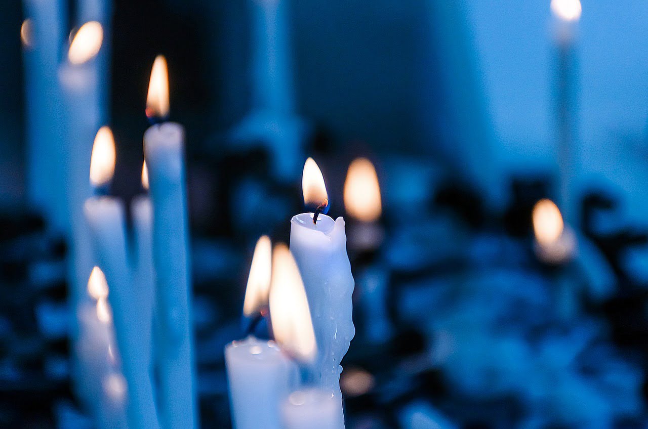 ОГРОМНА ТРАГЕДИЯ: Почина много известен певец 3 candles 7441568 1280