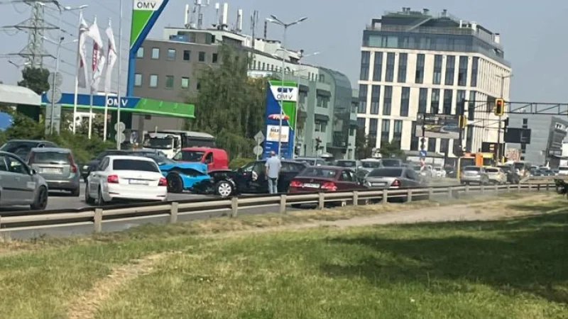 Ужас на ключов булевард в София, движението е парализирано СНИМКА 3 1718891661 sistemen bufer 5