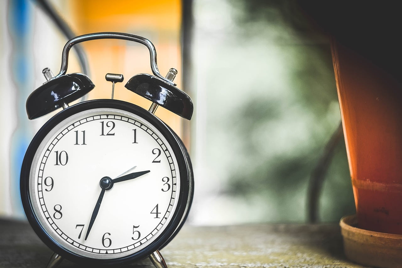 На тази дата през 2024 година местим стрелките с един час назад 3 clock 650753 1280