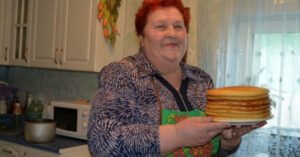 В неделя в 7:00 сутринта, свекърва ми нахълта в спалнята ни и радостно обяви: 6 m 8f20dd5aa07e2254983927ec8aff1411
