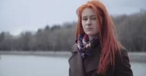 Свекърва ми взе косата и ноктите ми, за да ме отдели от сина си: Намерих ги сгънати в скрина ... 10 m d017078376642acc366e14ffd0ab42a2