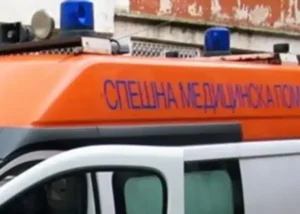 При обръщане на АТВ край Сандански, две 13-годишни момичета пострадаха сериозно, като и двете са с фрактури.