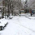 Седмицата ще предложи разнообразно време – от слънчеви дни и топъл южен вятър до дъжд и сняг в края на периода. Следете прогнозата за актуализации.