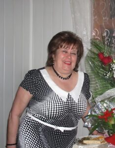 Наскоро отидох при майка ми, за да я помоля да погледа внучката си. Докато двете си играеха, реших да използвам нейния лаптоп за малко. Но когато го отворих, онемях от ужас. 8 574911153 759896583753556 602710