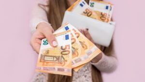 Във вторник: Халал да са им парите на Скорпион, Стрелец + още 2 зодии 26 e7cc20796a9be99b9cd718e6909f0374 2536588 1920x1080