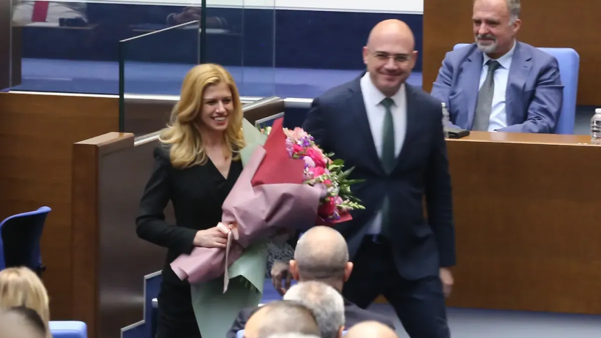 Новата шефка на парламента не е случаен човек! Ето кой е баща й👇👇👇 4 1200x675 40
